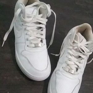 White nike air force 1